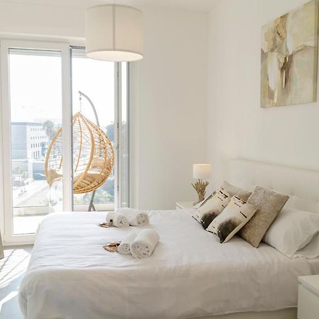 Ferienwohnung Apulialux - Exclusive And Modern City View, Private Parking Bari Exterior foto