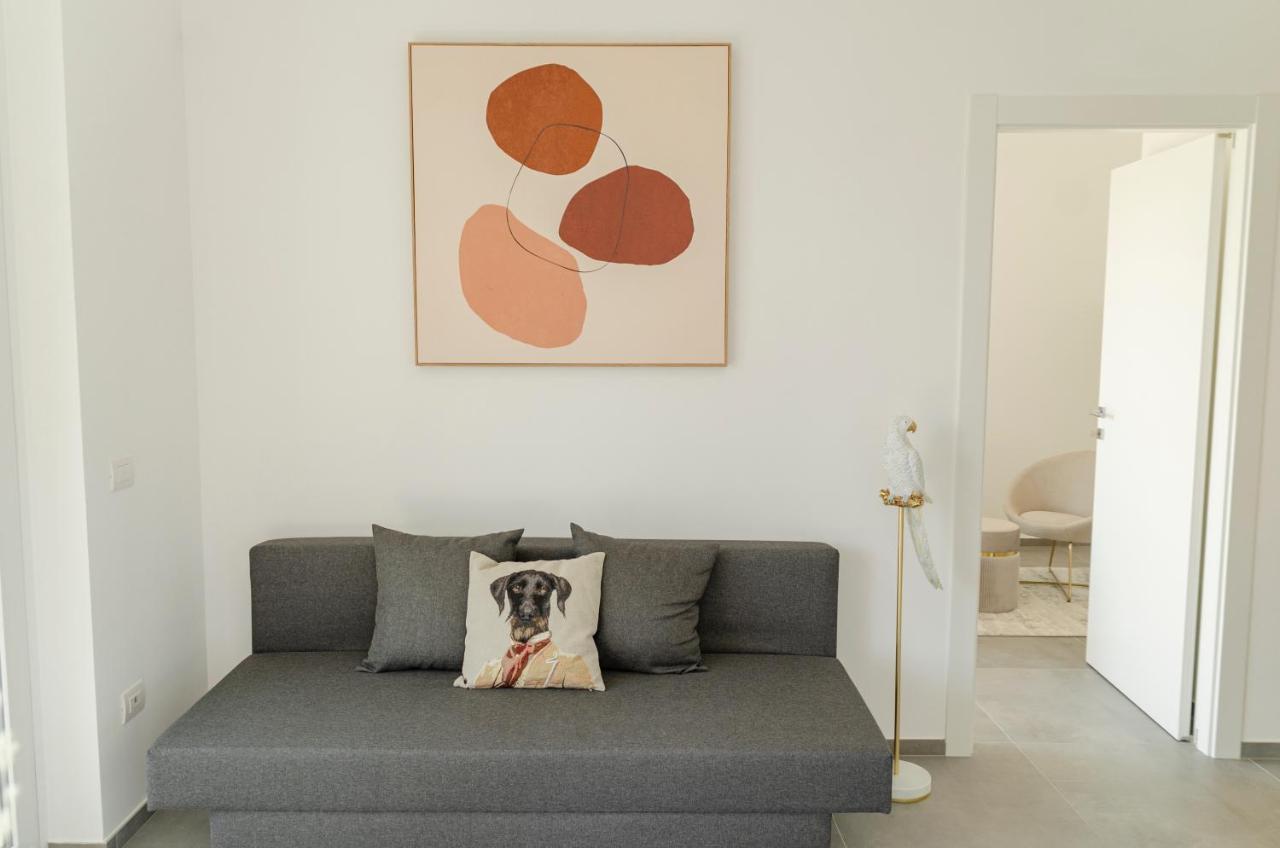 Ferienwohnung Apulialux - Exclusive And Modern City View, Private Parking Bari Exterior foto