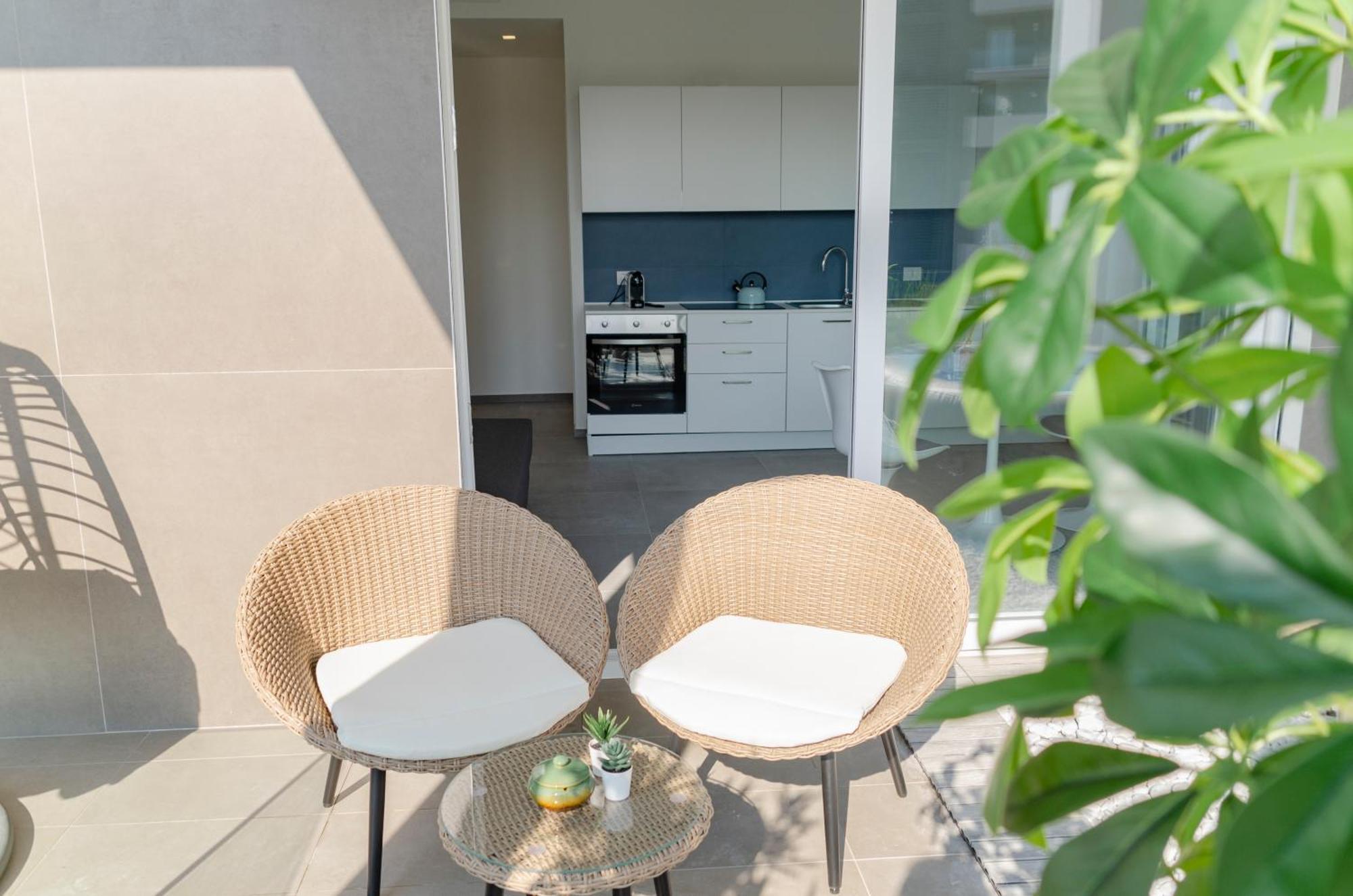 Ferienwohnung Apulialux - Exclusive And Modern City View, Private Parking Bari Exterior foto